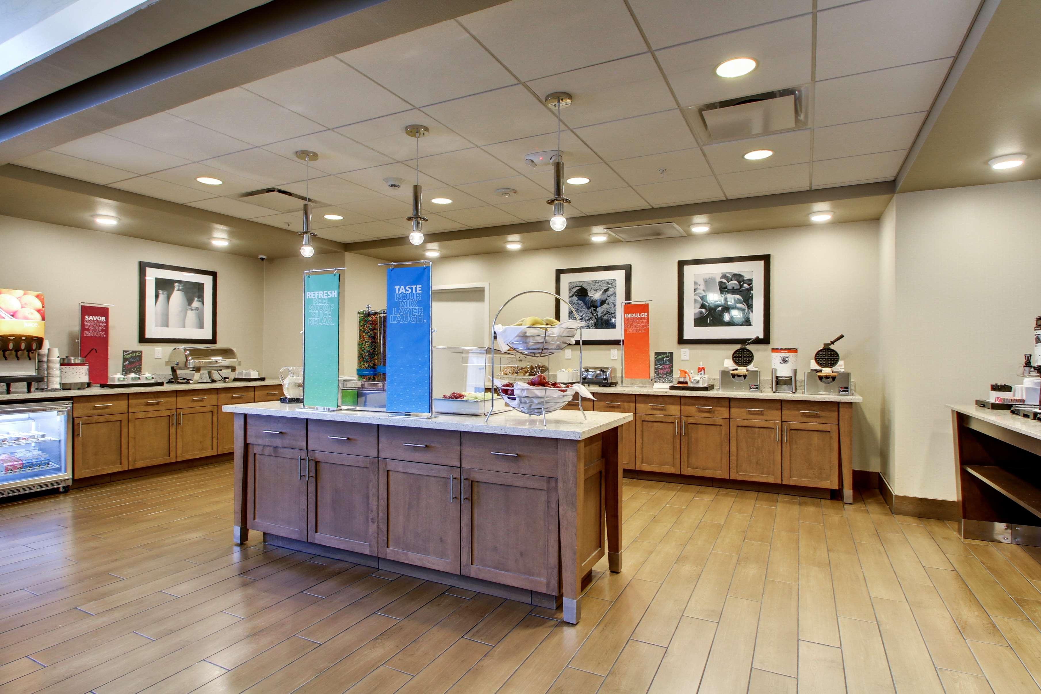 Hampton Inn & Suites Milwaukee West West Allis Εξωτερικό φωτογραφία