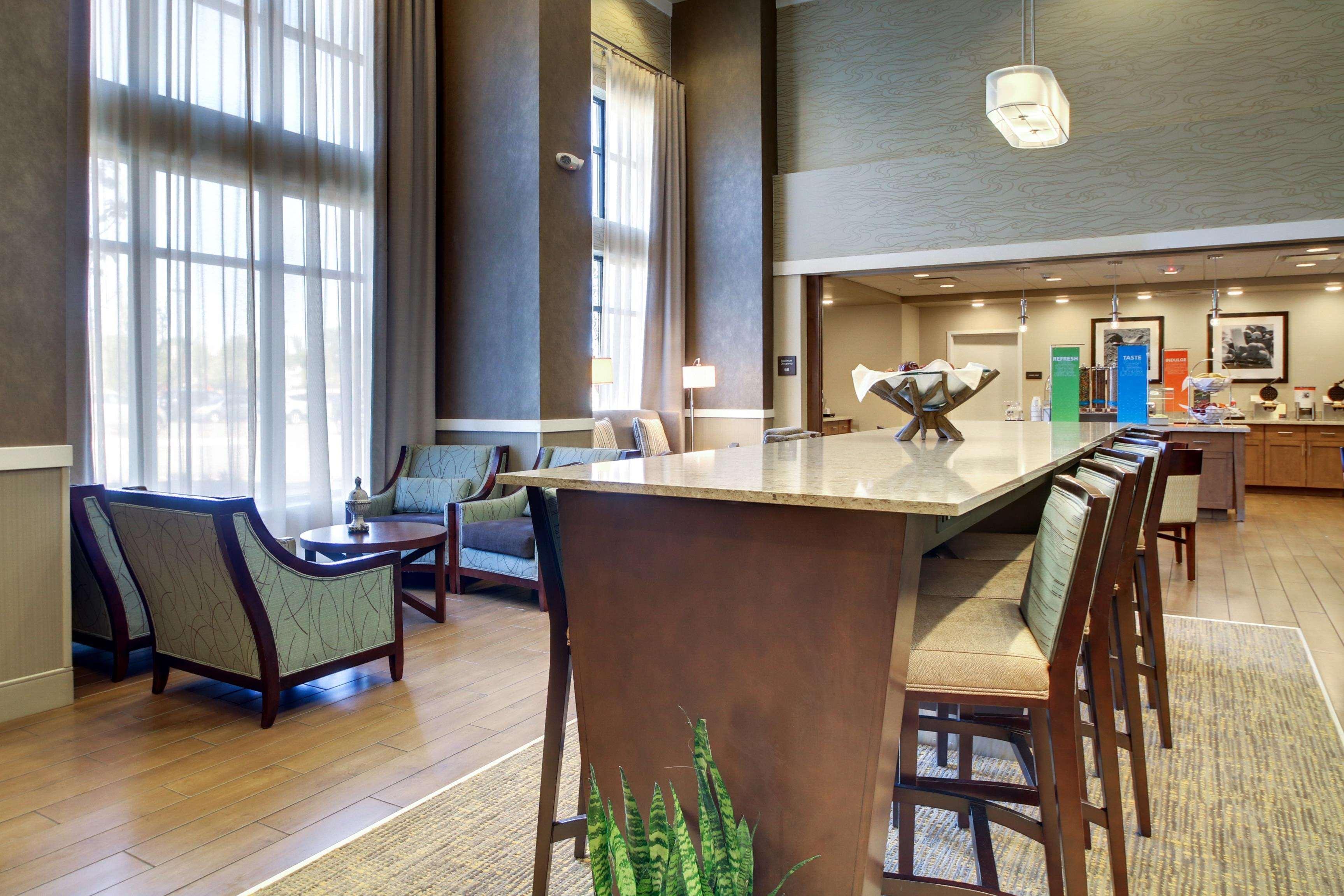 Hampton Inn & Suites Milwaukee West West Allis Εξωτερικό φωτογραφία