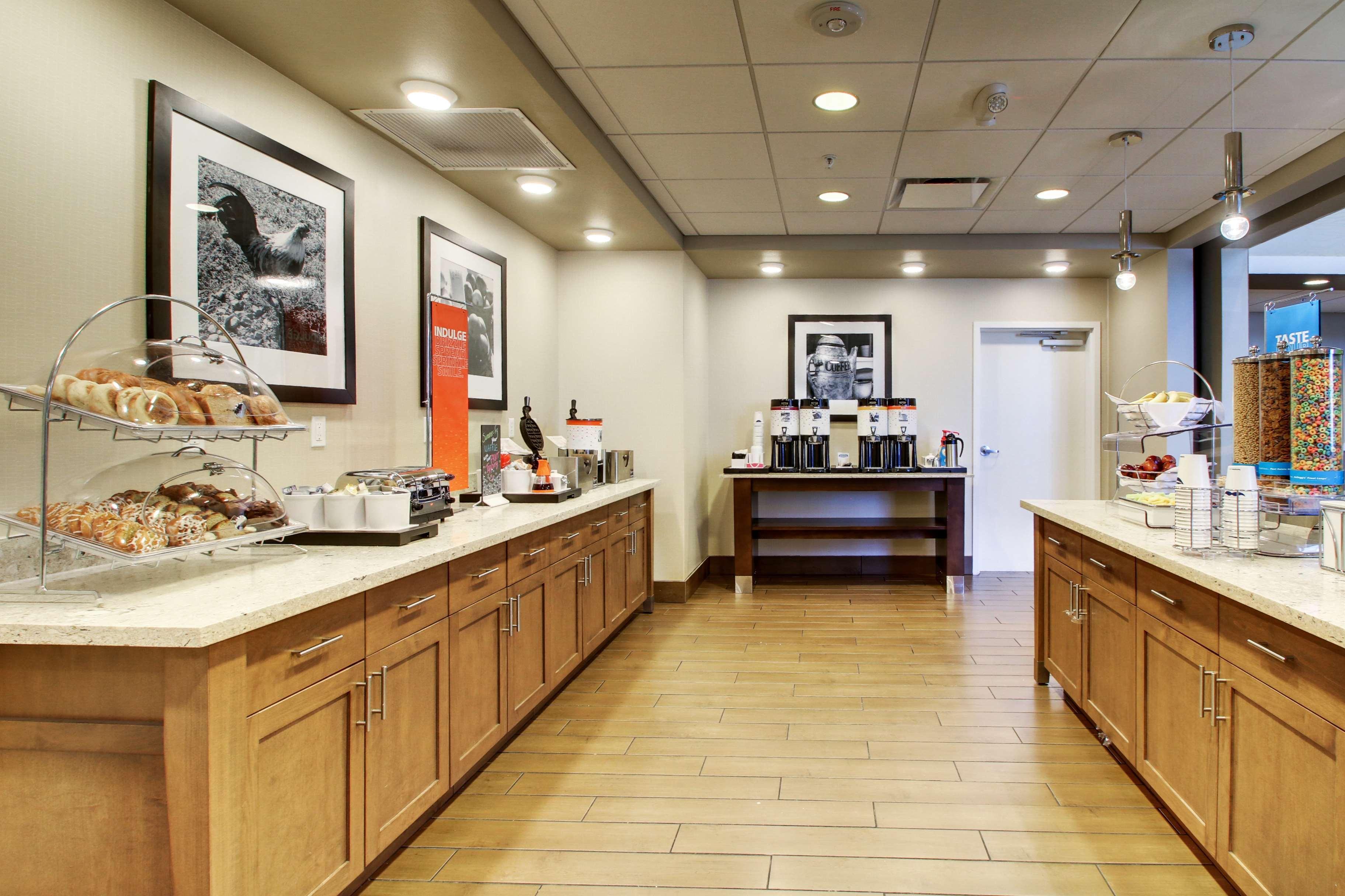 Hampton Inn & Suites Milwaukee West West Allis Εξωτερικό φωτογραφία