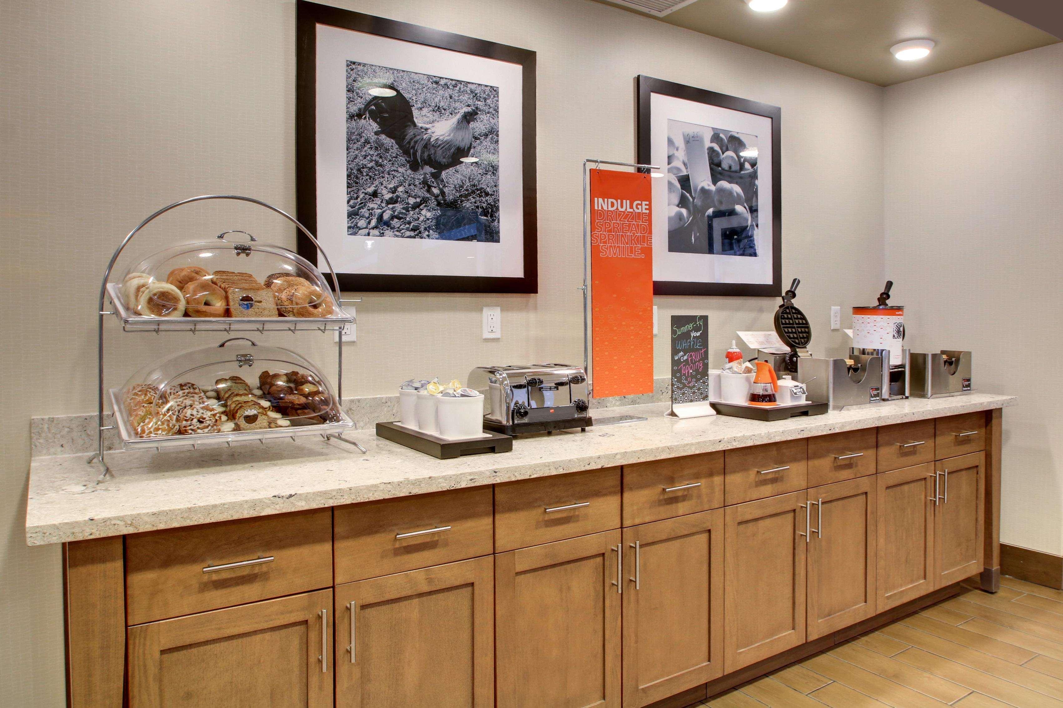 Hampton Inn & Suites Milwaukee West West Allis Εξωτερικό φωτογραφία