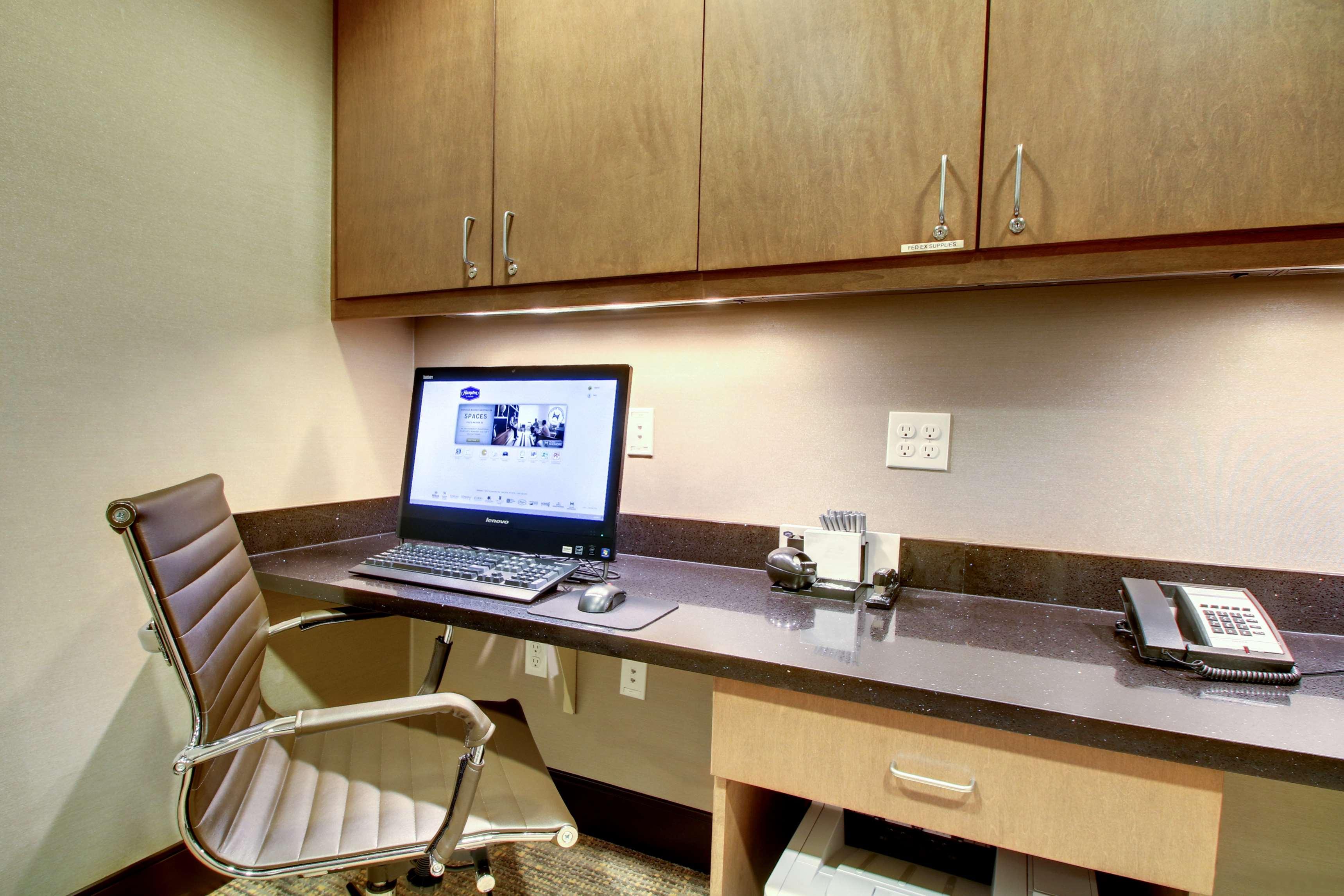Hampton Inn & Suites Milwaukee West West Allis Εξωτερικό φωτογραφία