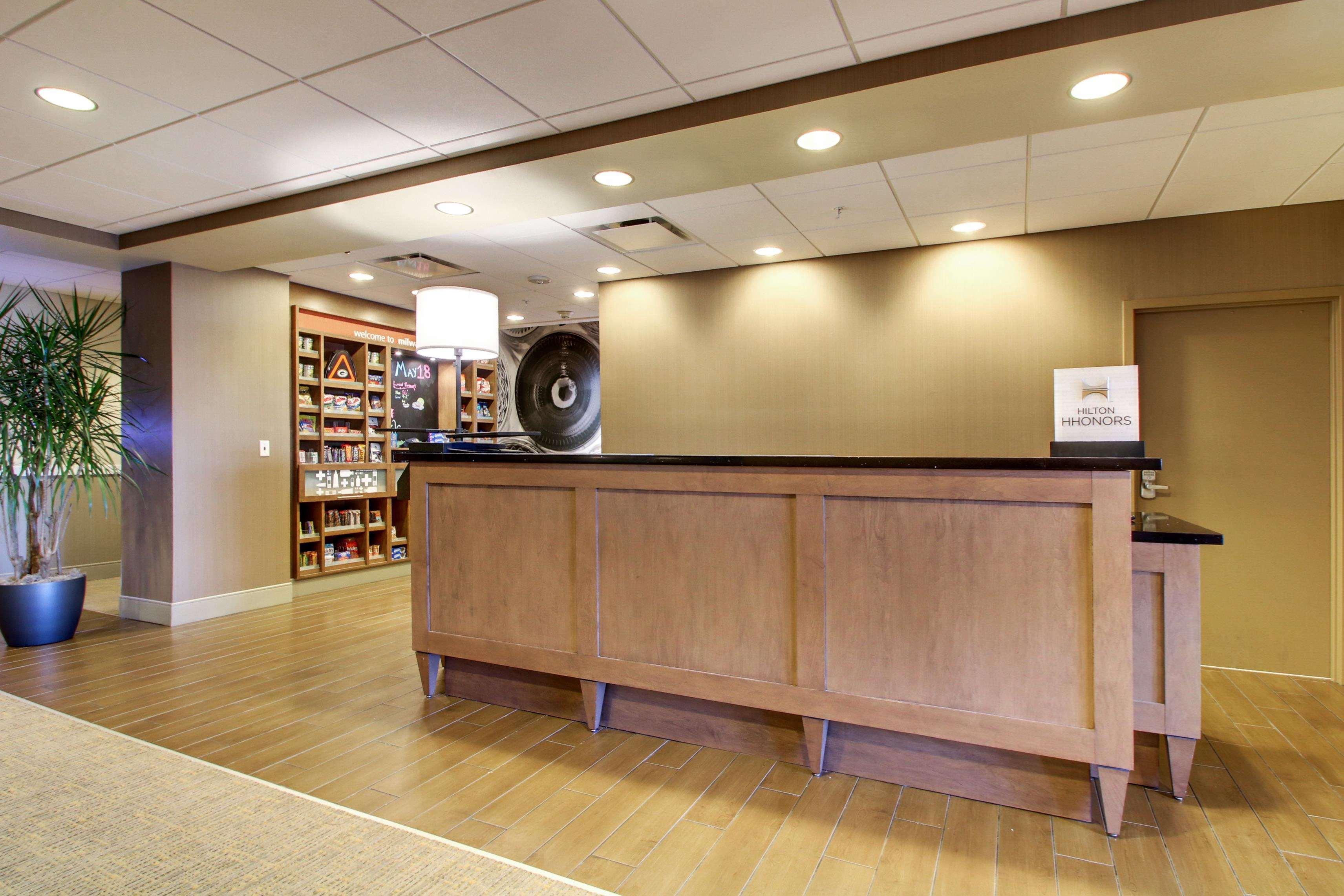 Hampton Inn & Suites Milwaukee West West Allis Εξωτερικό φωτογραφία