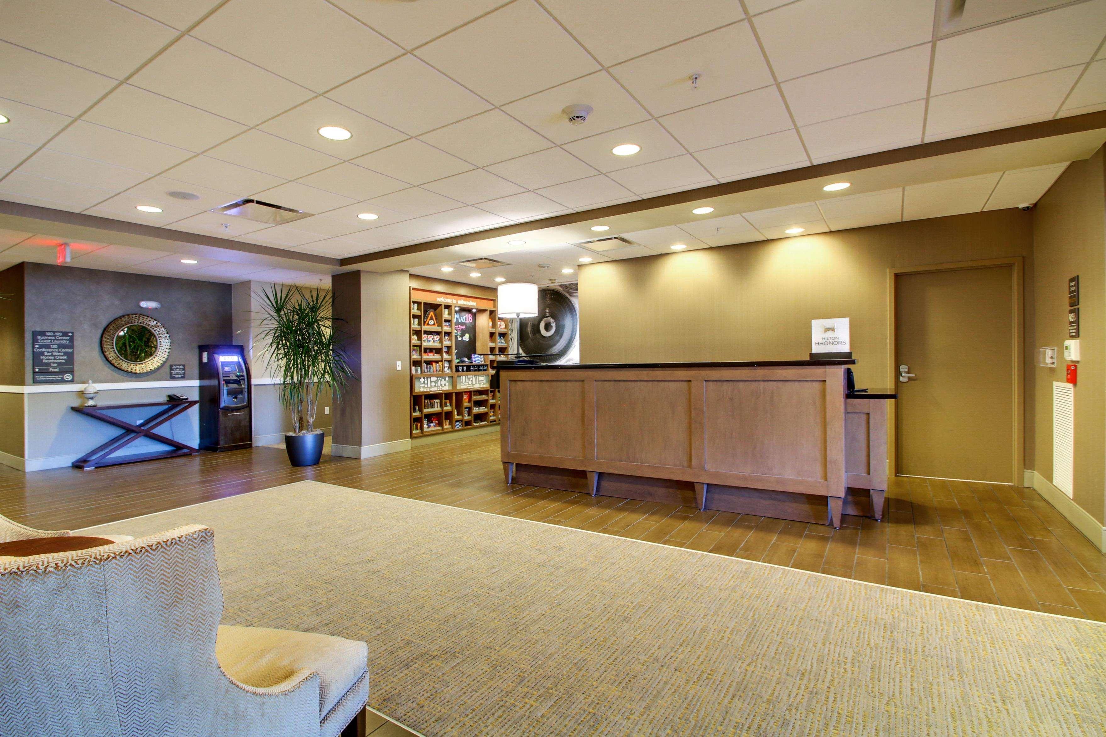 Hampton Inn & Suites Milwaukee West West Allis Εξωτερικό φωτογραφία