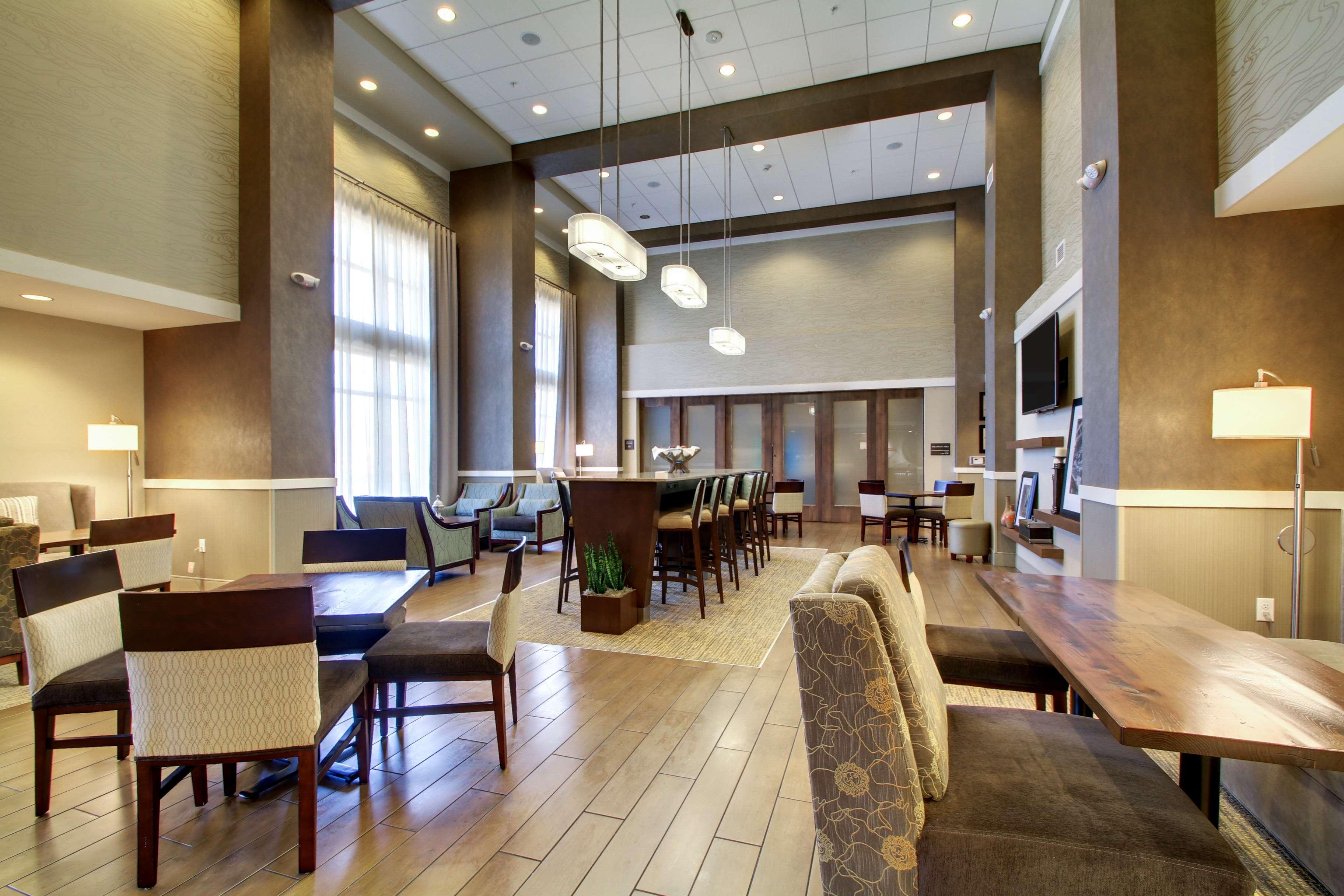 Hampton Inn & Suites Milwaukee West West Allis Εξωτερικό φωτογραφία