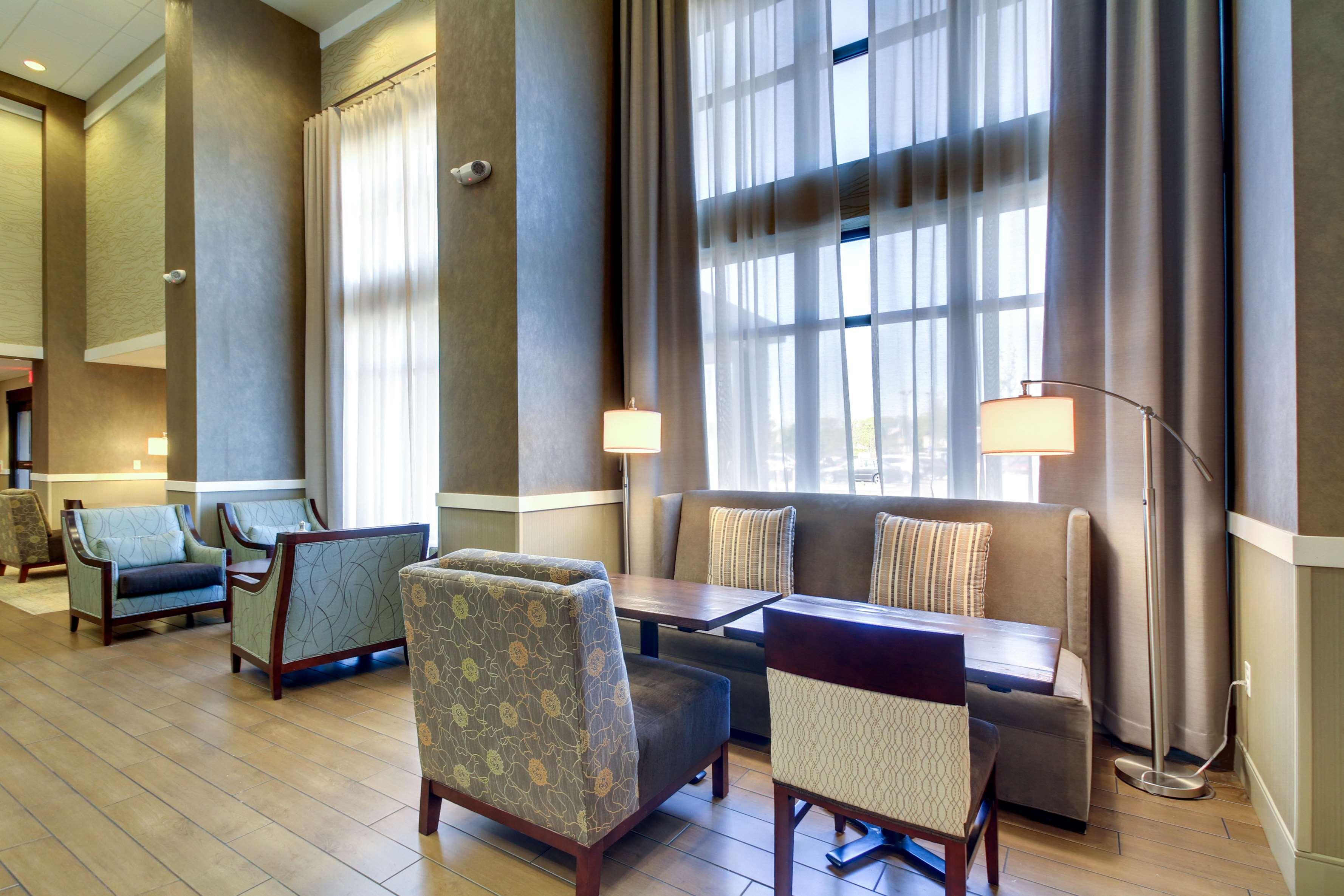 Hampton Inn & Suites Milwaukee West West Allis Εξωτερικό φωτογραφία