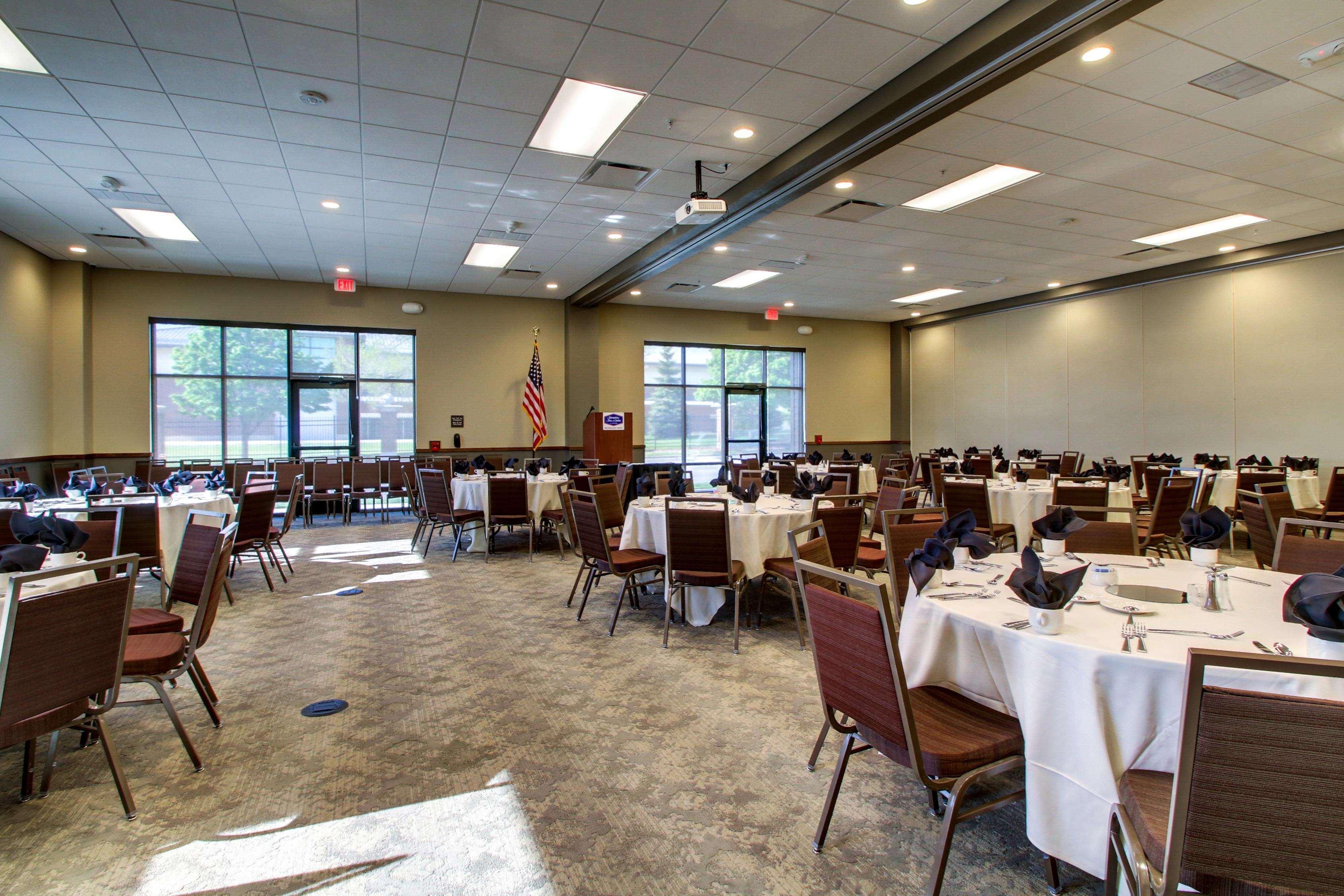 Hampton Inn & Suites Milwaukee West West Allis Εξωτερικό φωτογραφία