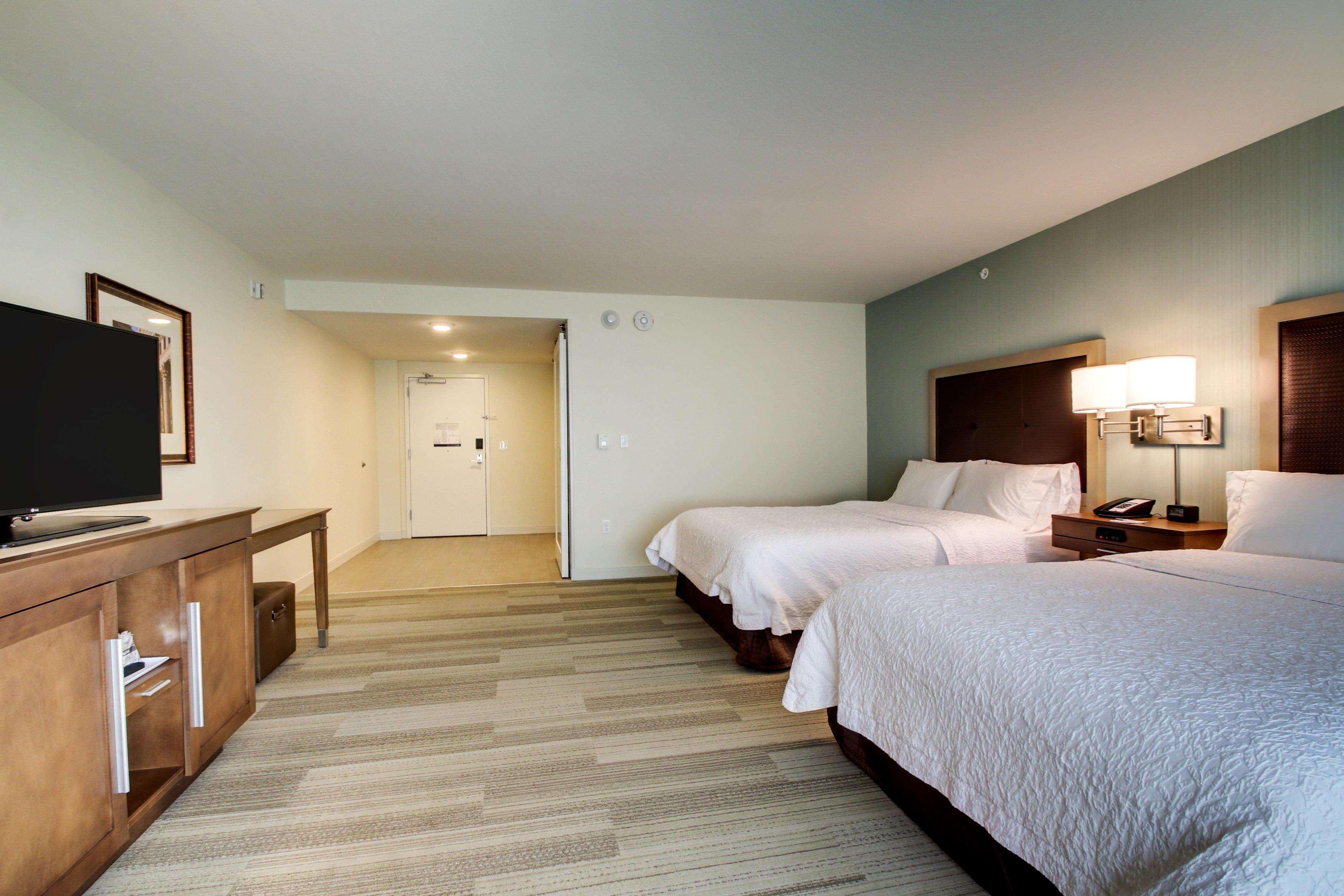 Hampton Inn & Suites Milwaukee West West Allis Εξωτερικό φωτογραφία