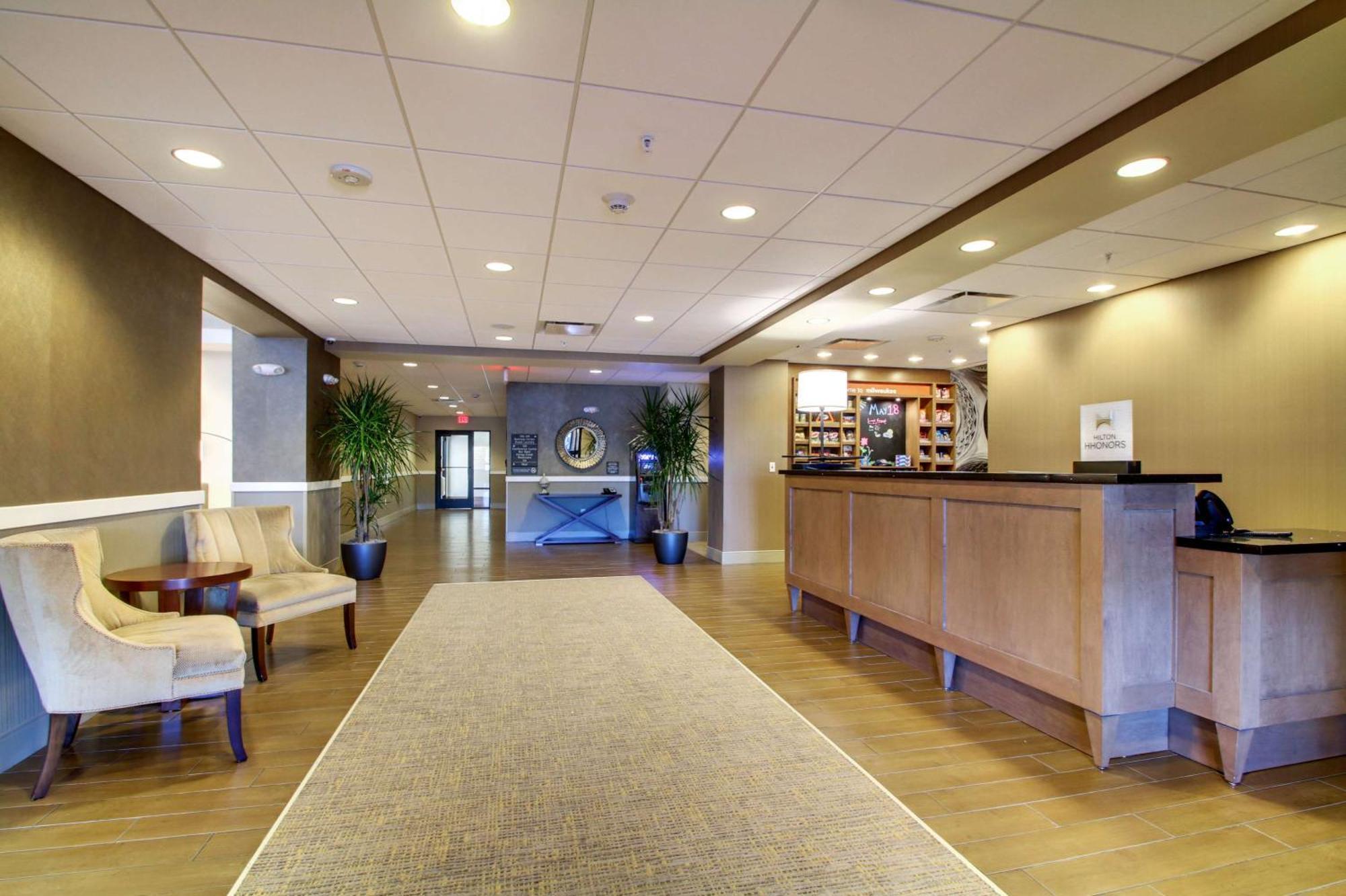 Hampton Inn & Suites Milwaukee West West Allis Εξωτερικό φωτογραφία